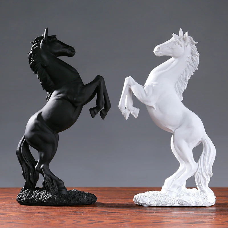 Escultura Decorativa de Cavalo – Símbolo de Força, Liberdade e Elegância